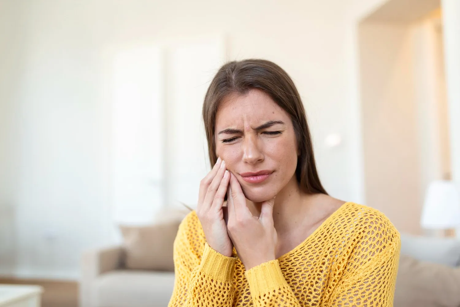 Apa Saja Gejala Gusi Saat Menstruasi?